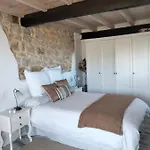 La Buganvilla En Udías Habitación en casa particular *