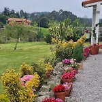 La Buganvilla En Udias * كوميلاس