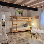 La Buganvilla En Udias كوميلاس