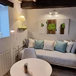 La Buganvilla En Udias منزل للإقامة