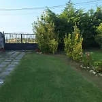 منزل للإقامة La Buganvilla En Udias *