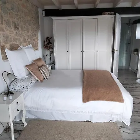 La Buganvilla En Udías