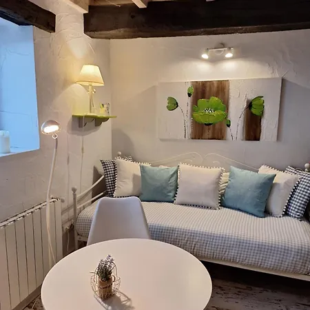 La Buganvilla En Udias Проживание в семье