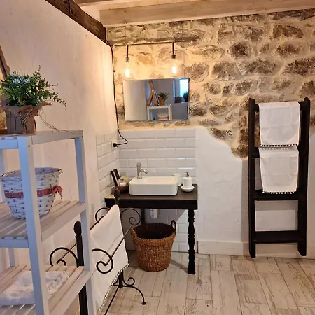 Habitación en casa particular La Buganvilla En Udías *