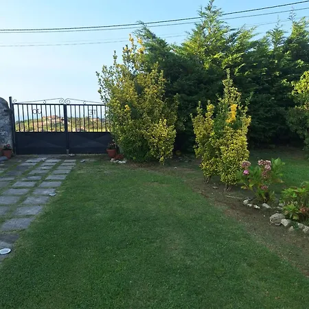 Homestay La Buganvilla En Udias *