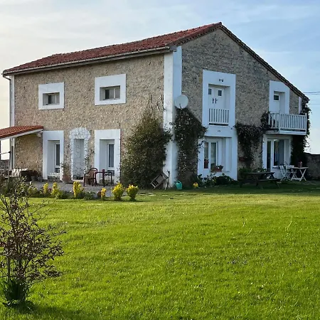 Δωμάτια σε οικογενειακή κατοικία La Buganvilla En Udias *