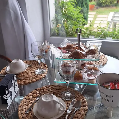 La Buganvilla En Udias Δωμάτια σε οικογενειακή κατοικία