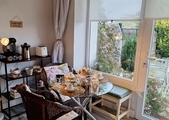 民宿 La Buganvilla En Udias 柯米拉斯