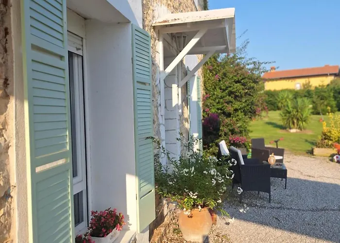 La Buganvilla En Udias * 柯米拉斯