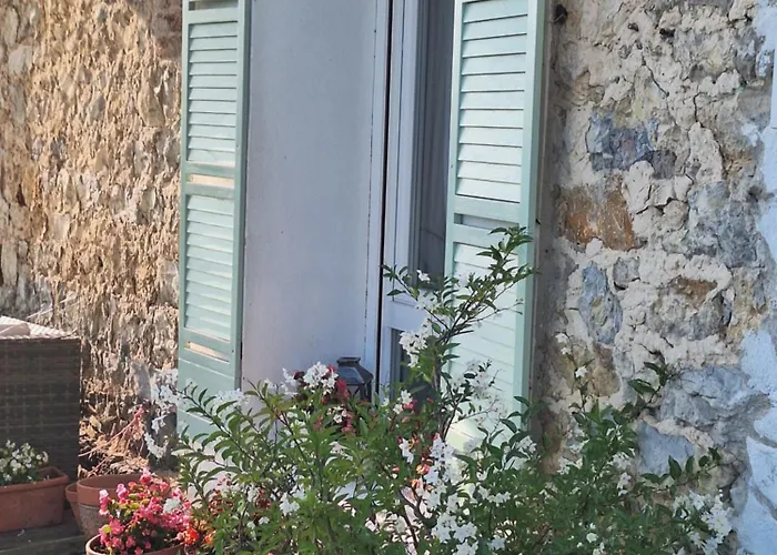 La Buganvilla En Udías * Comillas